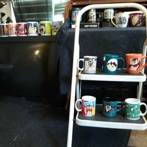 Vintage tazmanian devil coffee cups and soup mugs